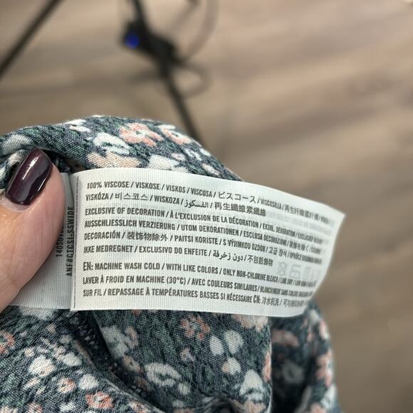 Abercrombie & Fitch Green and Pink Floral Long Sleeve Wrap Blouse Lace Trim Sz S - Picture 7 of 8